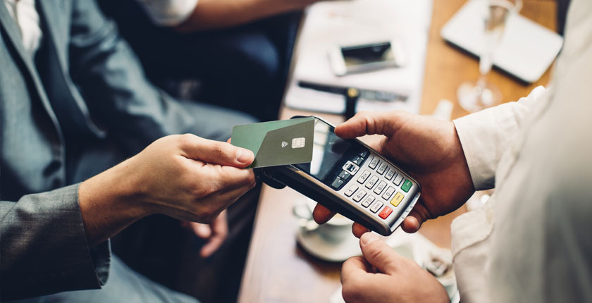 Uma das estratégias para poupar dinheiro passa por definir quanto vale monetariamente uma hora do seu dia.