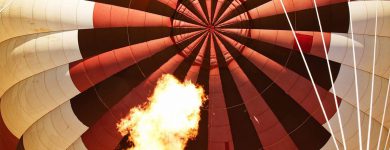 Dia da Mulher em balão de ar quente