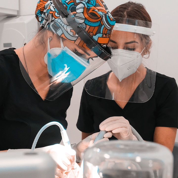 Lara Ribeiro - Clínica Médica e Dentária