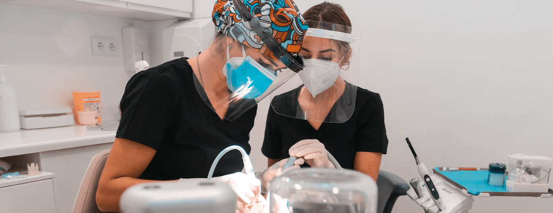 Lara Ribeiro - Clínica Médica e Dentária