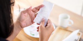 Tem de pagar o couvert, gelo ou copos de água no restaurante?