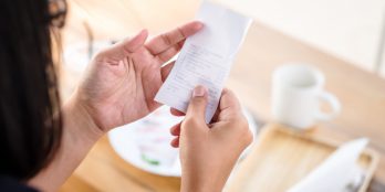 Tem de pagar o couvert, gelo ou copos de água no restaurante?