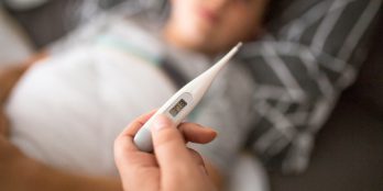 Baixa por assistência à família: quem tem direito, prazos e valores